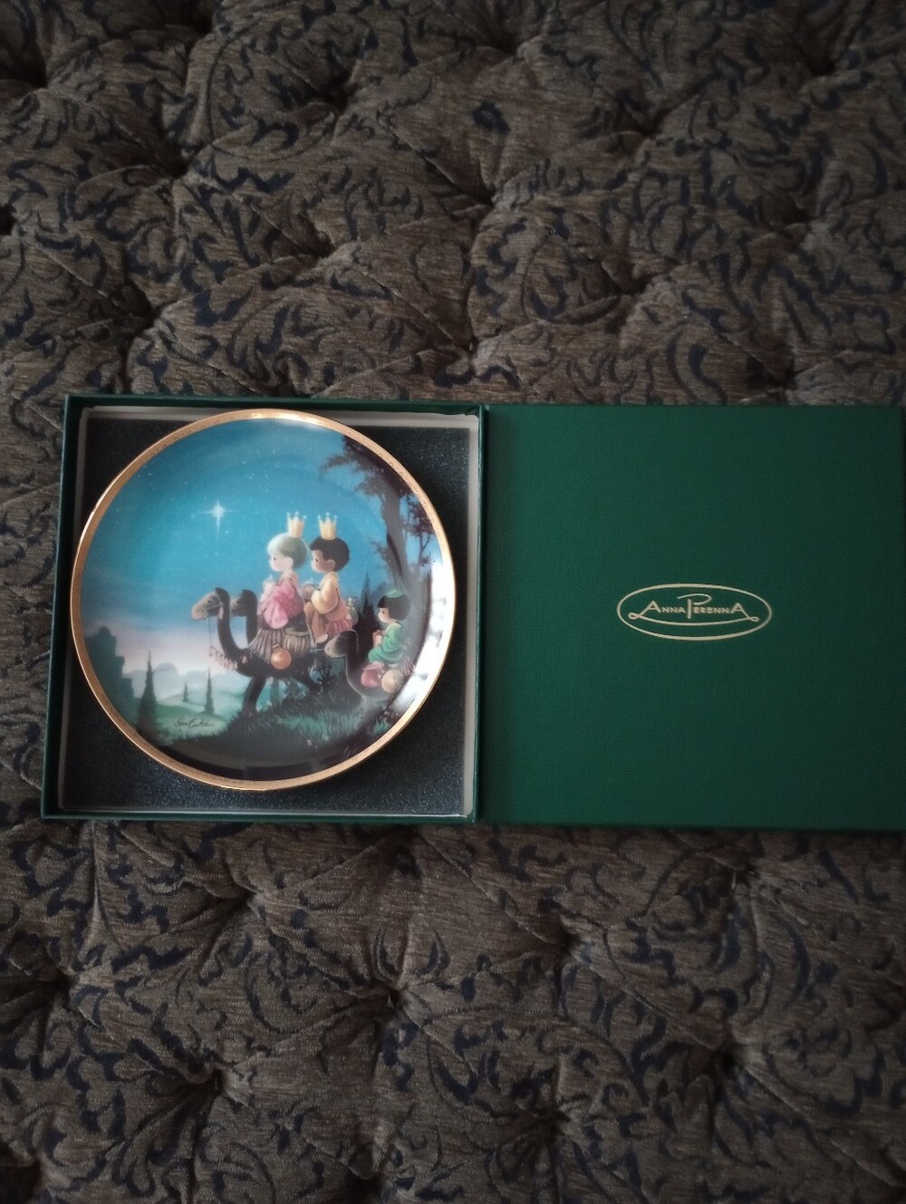 Precious Moments "They Followed The Star" Collectors Plate In Original Box 1991